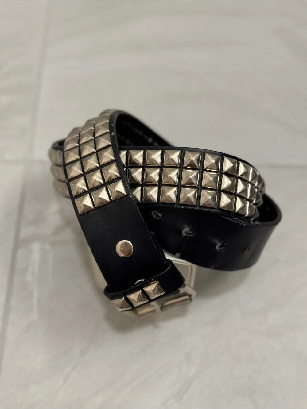 Hot Topic Black Belt with Silver Pyramid Studs 90s indie punk style